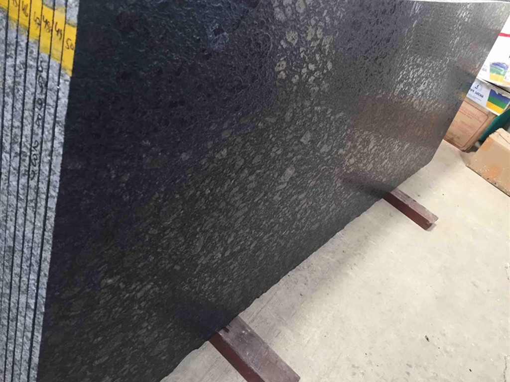 Majestic-Black-Granite-Slabs 3