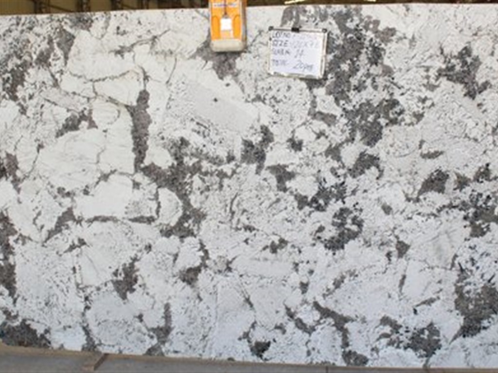 azul-white-granite-(3)_1