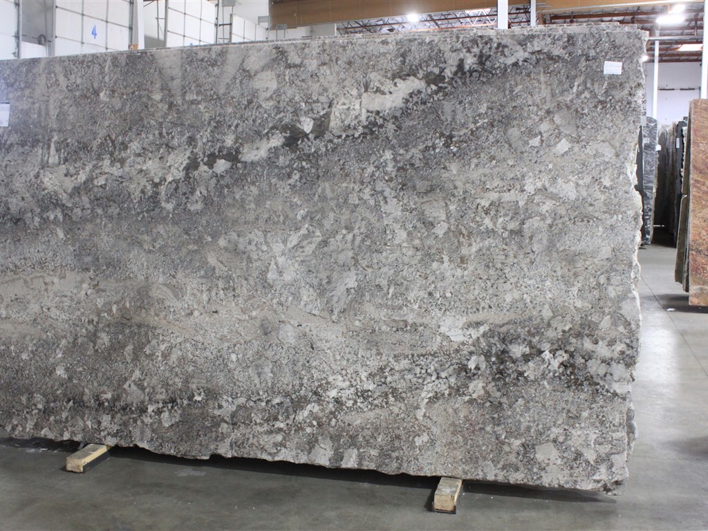 bianco-antico-slab 1